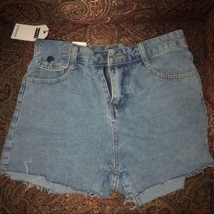 Light Denim Shorts with Pocket Design